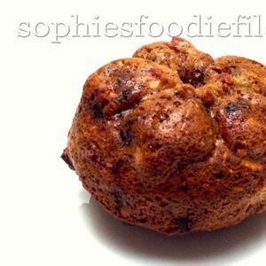 Oil-free wholemeal oat vegan muffins with plums