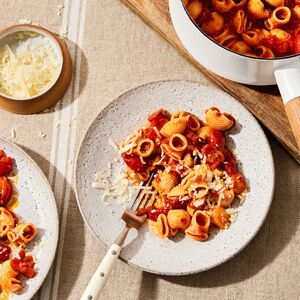 Pasta With 10-Minute Tomato Sauce