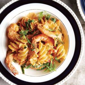 Pasta with Shrimp in Tomato Cream