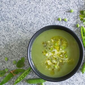 Pea and pesto soup aka summer soup