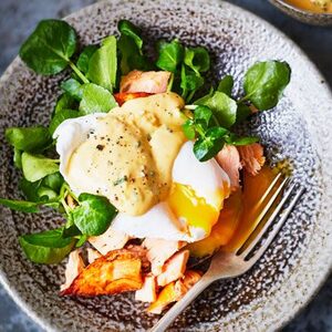 Poached duck egg with hot smoked salmon & mustard hollandaise