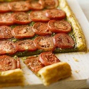 Quick tomato and basil tart