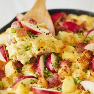 Recipe: Apple, Sausage, and Smoked Cheddar Breakfast Casserole