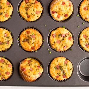 Recipe: Ham and Cheddar Lunch Box Muffins