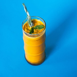 Recipe: After-Dinner Turmeric Spritzer