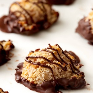 Recipe: 4-Ingredient Chocolate Banana Coconut Cookies