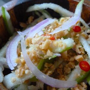 Rejuvenating Balinese Green Apple Salad