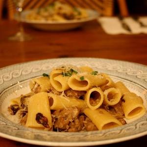 Rigatoni Treviso Con Panna, E Salsiccia