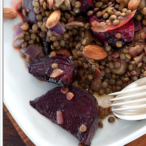 Roast beet, lentil & balsamic onion salad