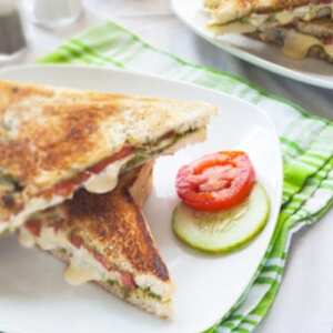 Roasted Tomato Caprese Grilled Cheese