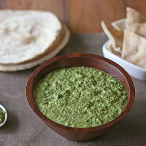 Roasted Garlic Spinach Hummus