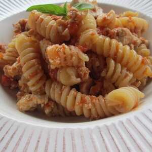 Simple Pasta with Hearty Tofu and Tomato Sauce