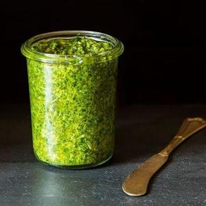 Simple Vegan Pesto