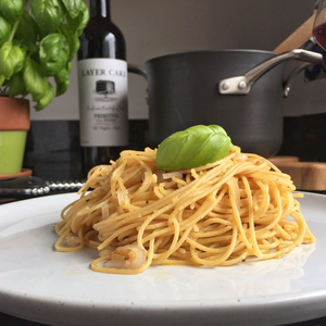 Simple Pasta with Garlic and Oil