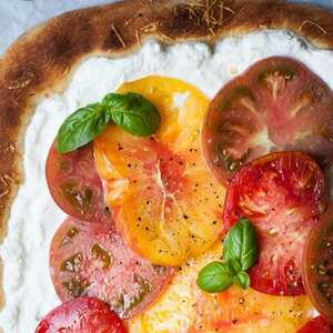 Simple Summer Tomato and Ricotta Pizza