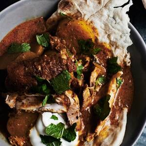 Slow-Cooker Indian Spiced Chicken with Tomato and Cream