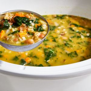 Slow-Cooker Bean, Kale & Barley Soup