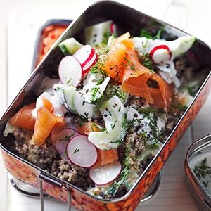 Smoked salmon, quinoa & dill lunch pot