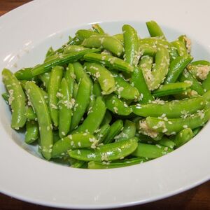 Snappy Ginger Garlic Peas