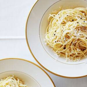 Spaghettini with Garlic and Dried Chile