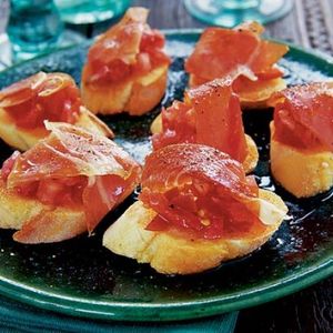 Spanish tomato bread with jamón Serrano