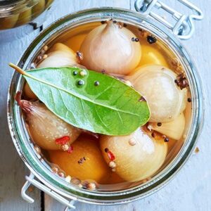 Spiced pickled shallots