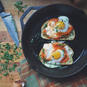 Spicy Tomato & Baked Egg Toast