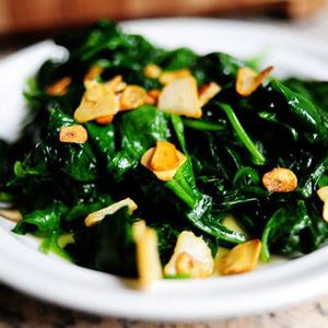 Spinach With Garlic Chips