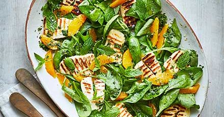 Spinach & halloumi salad