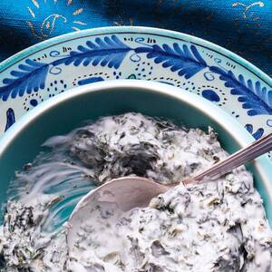 Spinach-Garlic Yogurt