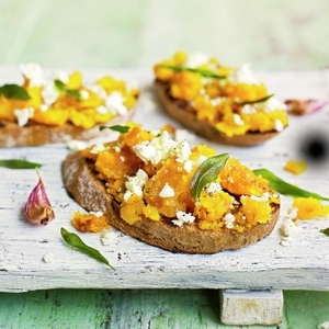 Squash & goat’s cheese bruschetta