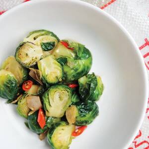 Stir-Fried Brussels Sprouts with Garlic and Chile