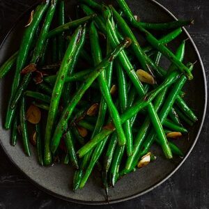 Stir-fried garlic green beans