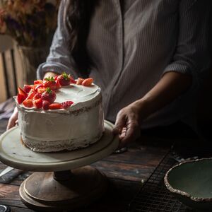 Strawberries & Cream Cake (VEGAN)