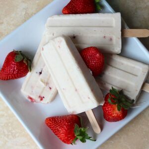 Strawberry and Vanilla Bean Cheesecake Pudding Pops