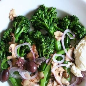 Sunday Brunch: Broccolini Salad Recipe