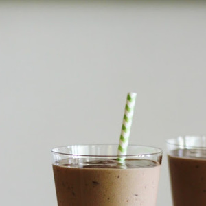 THE HEALTHY NUTELLA MILKSHAKE recipes