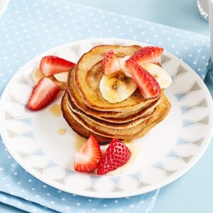 Three-minute blender banana pancakes