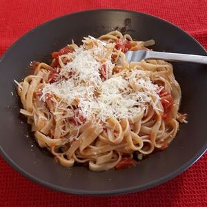 Tomato Sauce with Garlic and Lemon