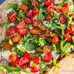 Tomato Salad Grilled Pizza