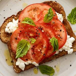 Tomato Cottage Cheese Toast