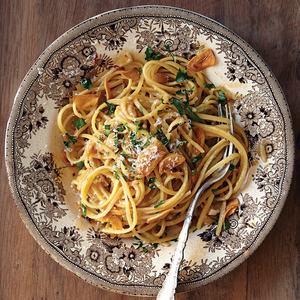 Triple Garlic Linguine