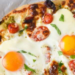 Ultimate Breakfast Pizza