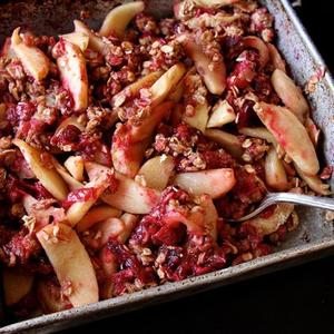 Vegan Apple Cranberry Oatmeal Bake