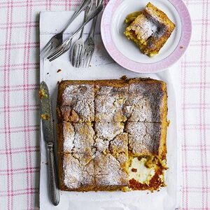 Vegan rhubarb & custard bake